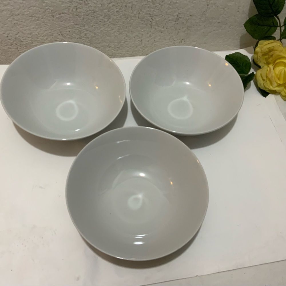 New 10 STRAWBERRY STREET WHITE SOUP BOWLS SET OF THREE G3